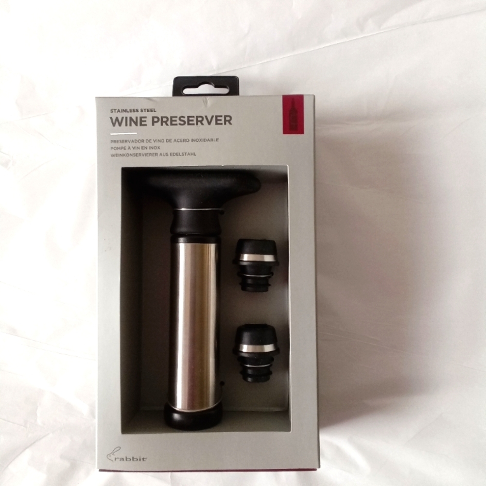 Rabbit Stainless Steel Vacuum Wine Preserver With 2 Stoppers Brand New in Box